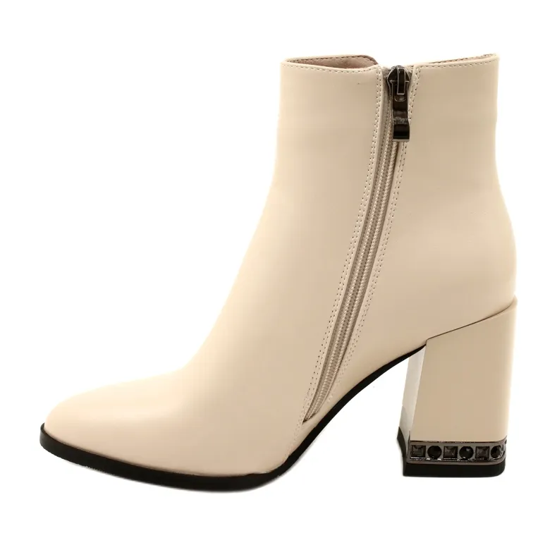 Beige enkellaarsjes met hakversiering Filippo DBT4842/23 BE