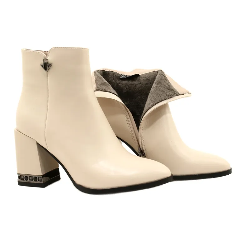 Beige enkellaarsjes met hakversiering Filippo DBT4842/23 BE